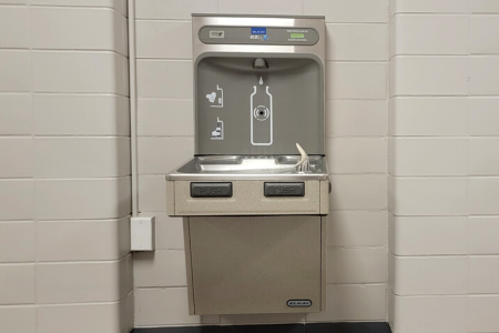 Water fountain with bottle filling station